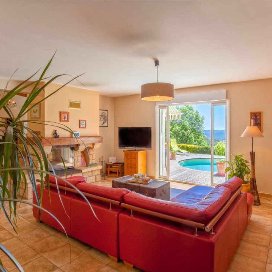 Aussi bien à l'intérieur qu'à l'extérieur